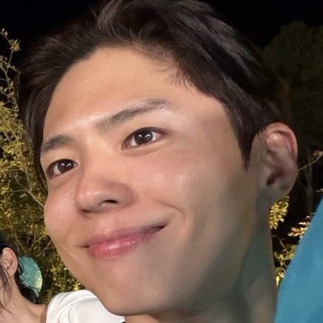 A moment captured by a fan of Park Bogum