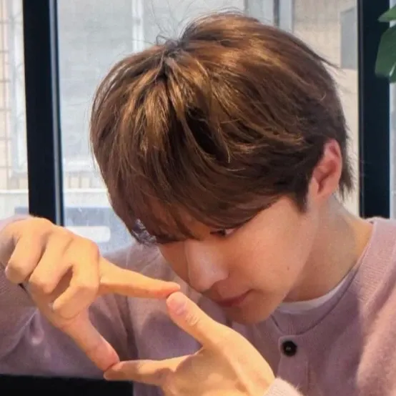 Behind-the-scenes cut of Bae Inhyuk