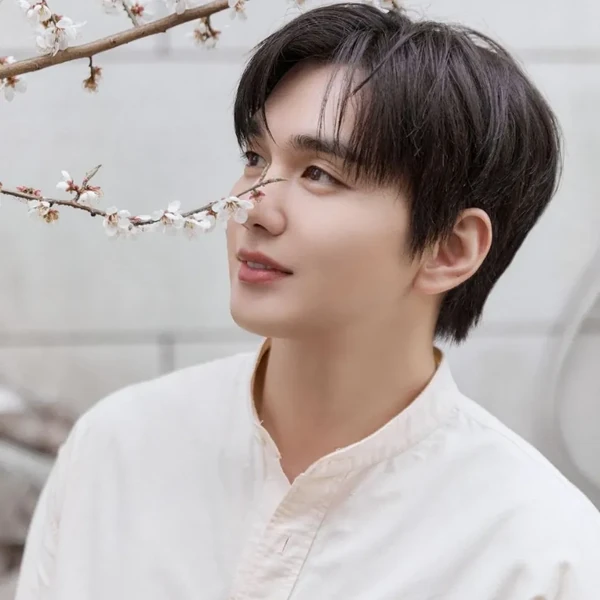 Today’s standout profile photo of Yoo Seungho on Choeaedol Celeb