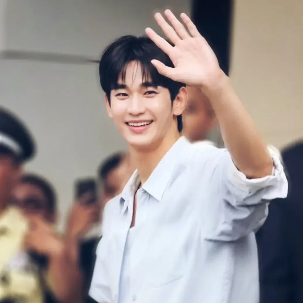 Behind-the-scenes cut of Kim Soohyun