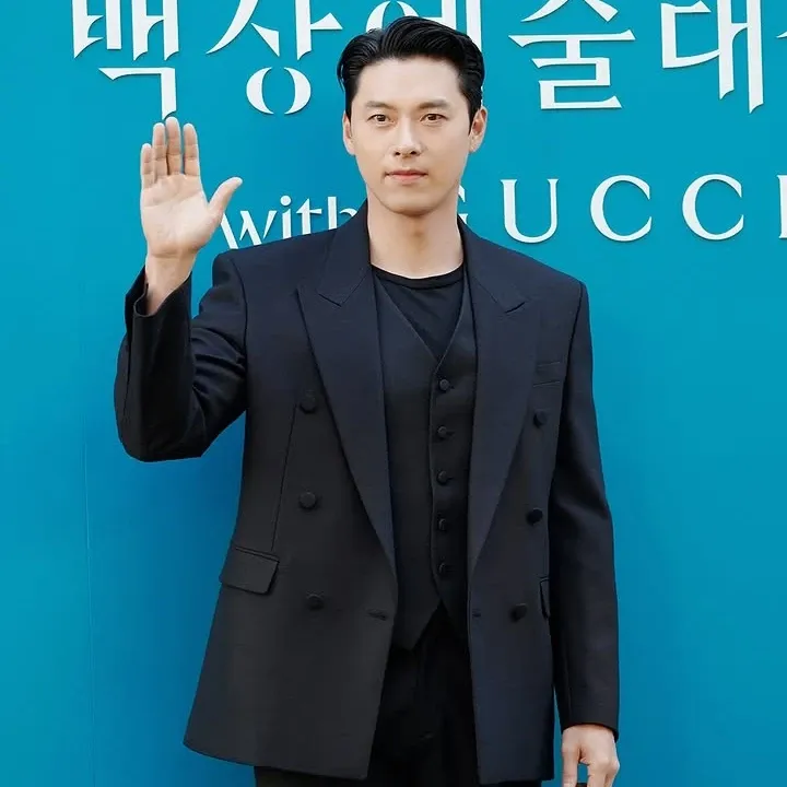 Foto terbaru dari Hyun Bin