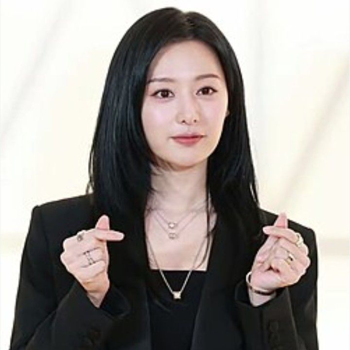 金智媛的最新照片