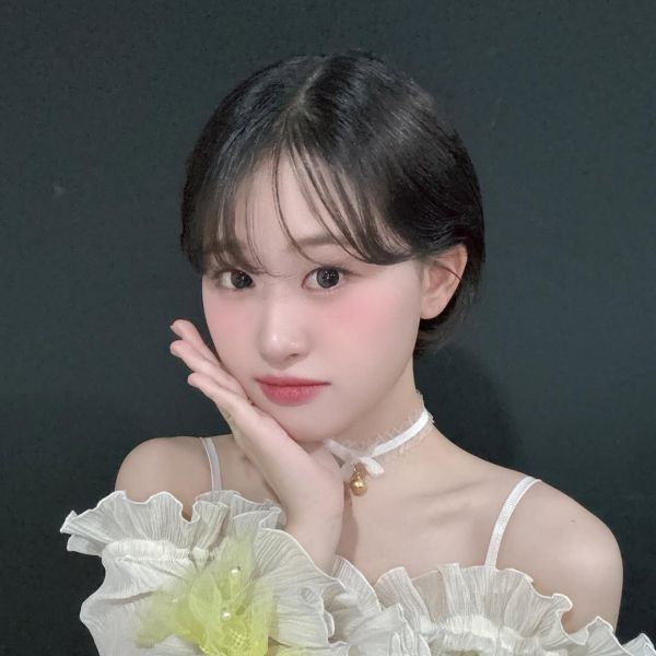 김다현의 비하인드 컷