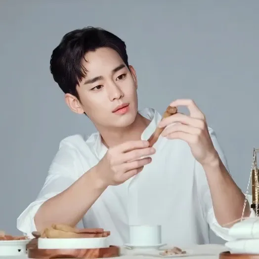 A moment captured by a fan of Kim Soohyun