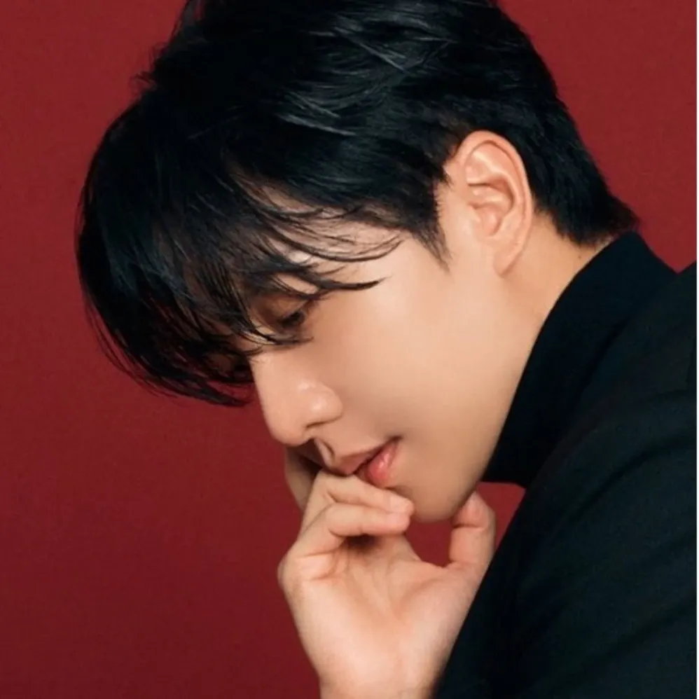 Foto terbaru dari Lee Seunggi