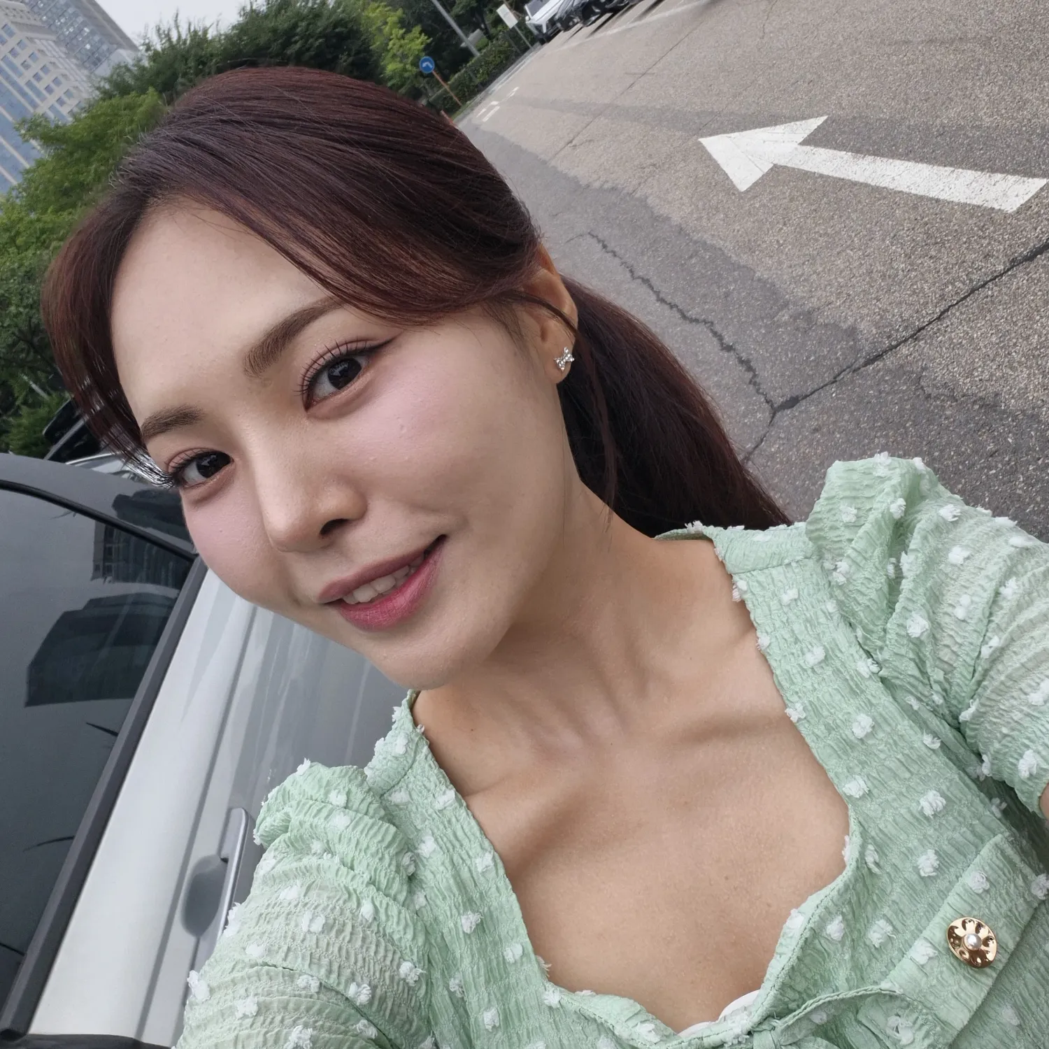 Behind-the-scenes cut of Miss Kim