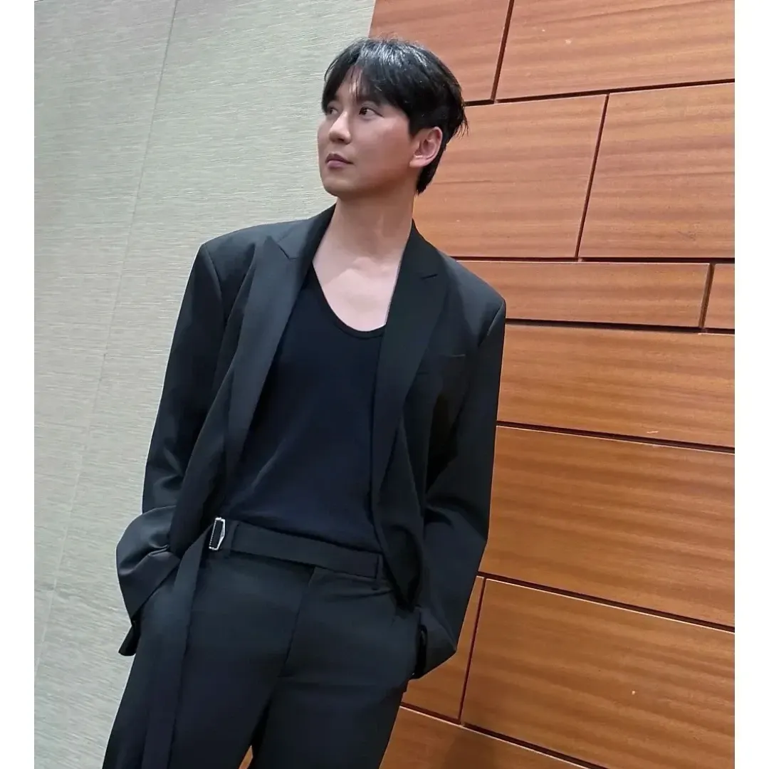 Behind-the-scenes cut of Kim Namgil