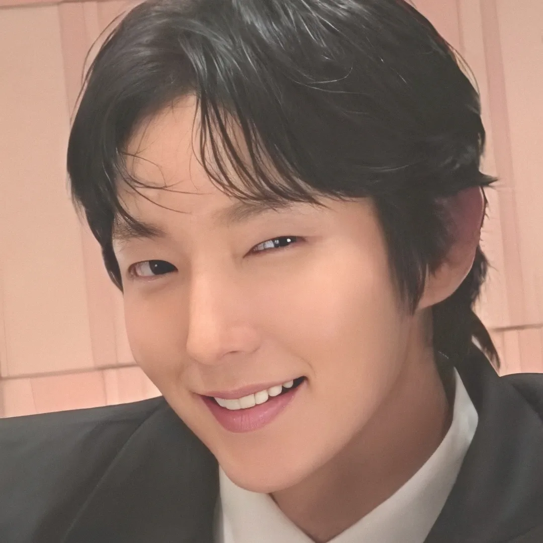 Latest photo of Lee Joongi
