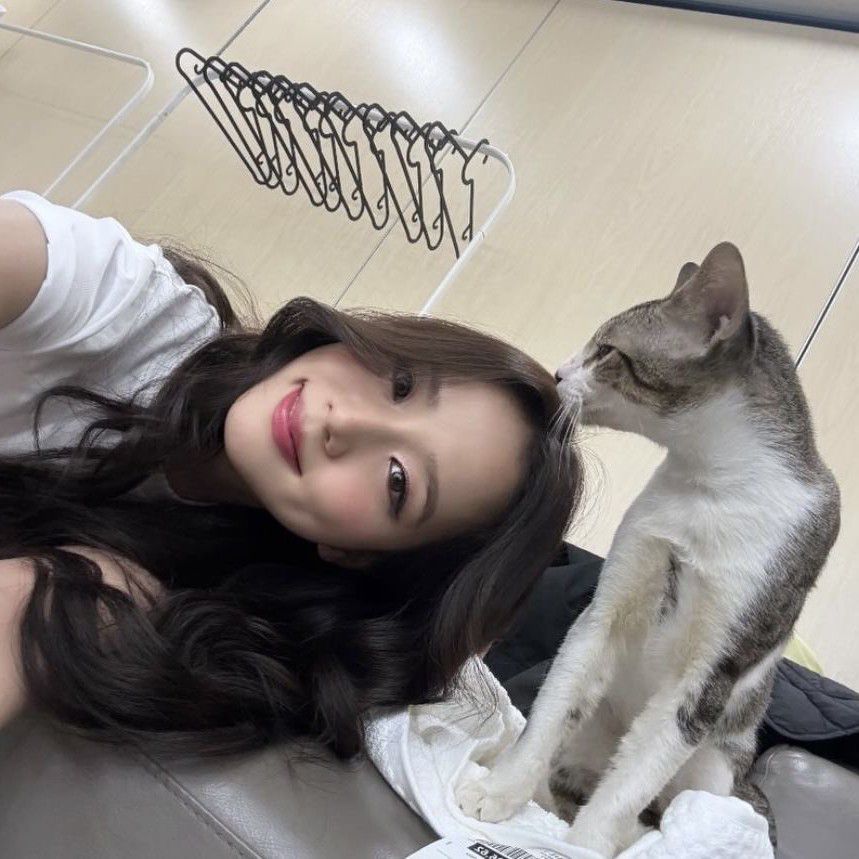 Recent activity shot of Jisoo (1995)