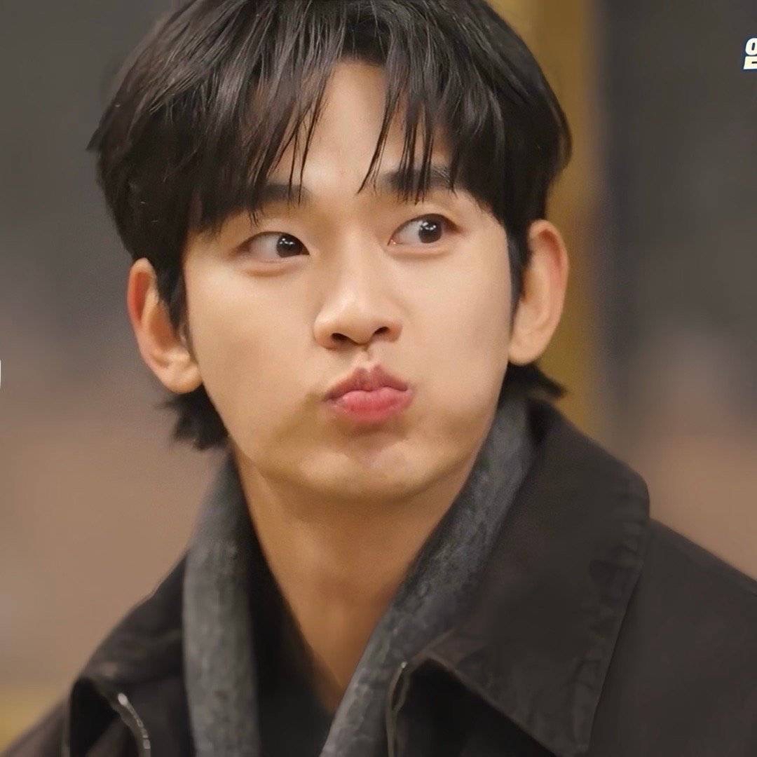 Recent activity shot of Kim Soohyun