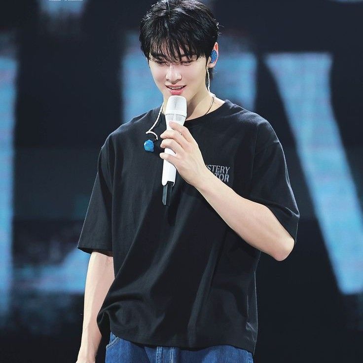 Latest photo of Cha Eunwoo