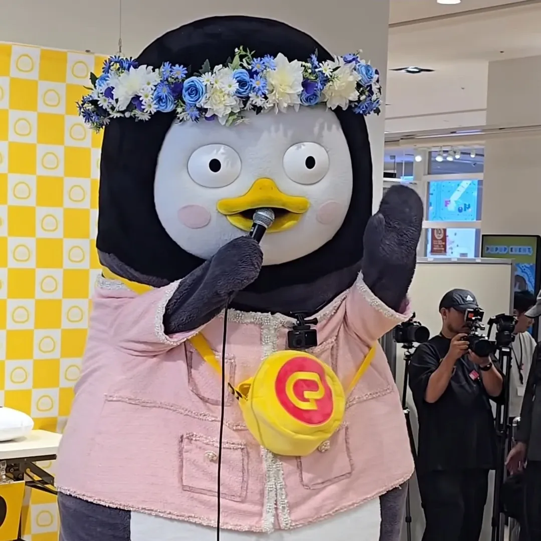ペンスの最近の活動ショット