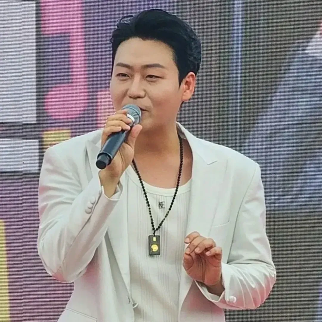 Recent activity shot of Min Soohyun