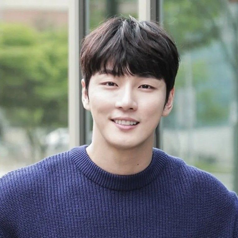 Behind-the-scenes cut of Yoon Shiyoon