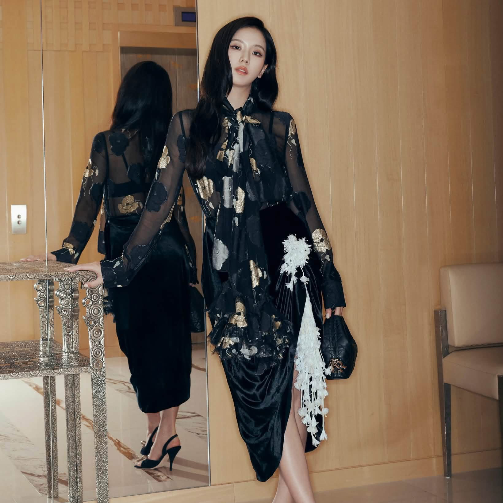 Recent activity shot of Jisoo (1995)