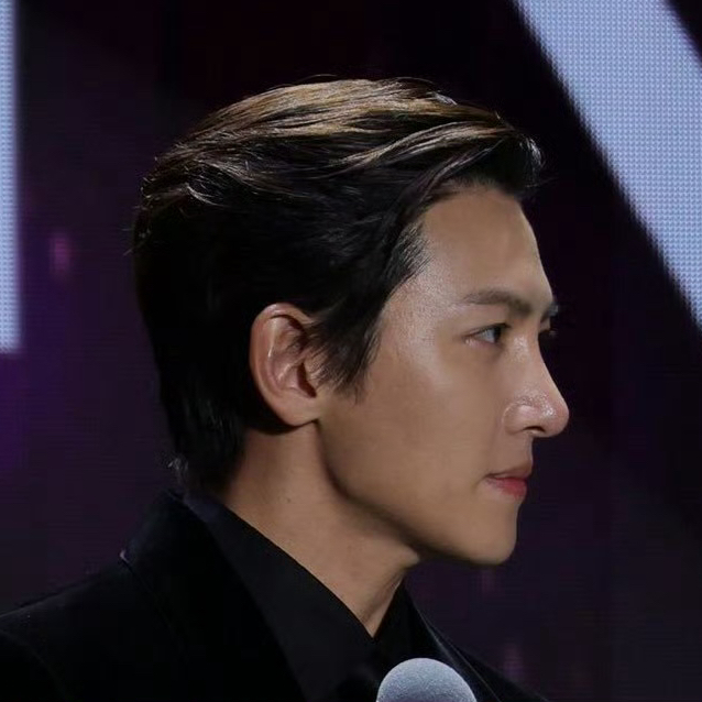 粉絲拍下的池昌旭瞬間