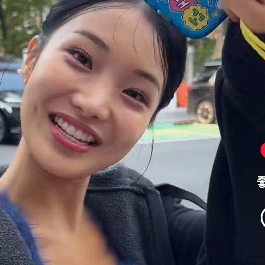 A moment captured by a fan of Kim Soyeon (2004)