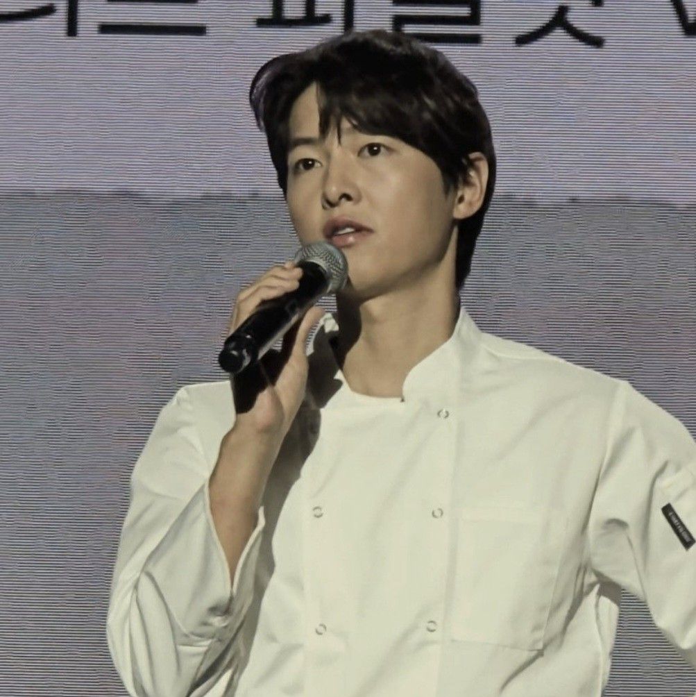 Momen yang diabadikan oleh penggemar Song Joongki