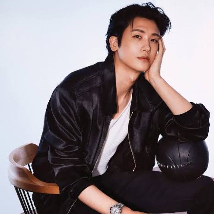 Latest photo of Park Hyungsik