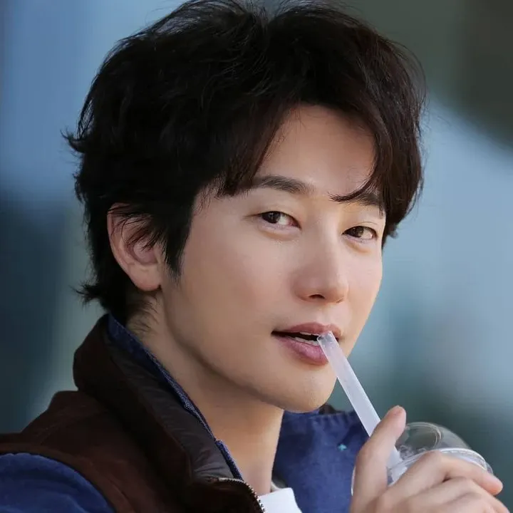 A moment captured by a fan of Park Sihoo