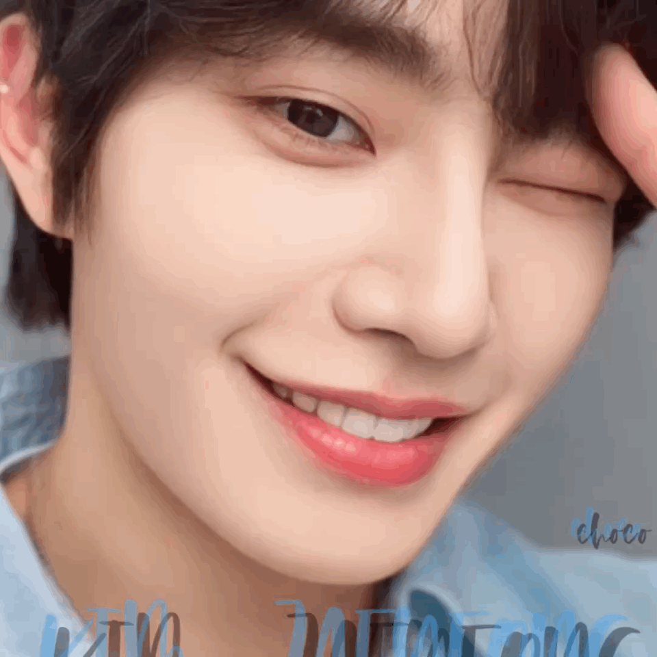 Behind-the-scenes cut of Kim Jaeyoung