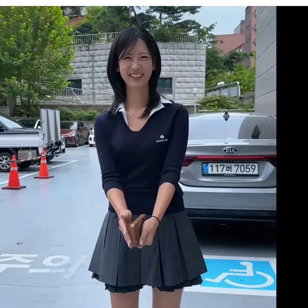 A moment captured by a fan of Kang Hyeyeon