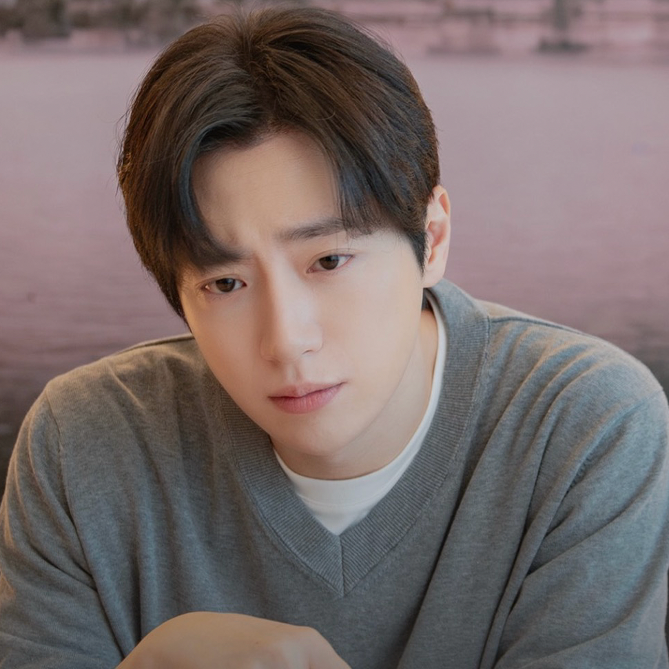 A moment captured by a fan of Lee Sangyeob