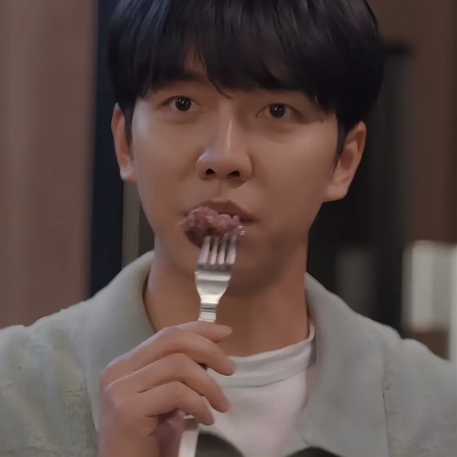 Foto terbaru dari Lee Seunggi
