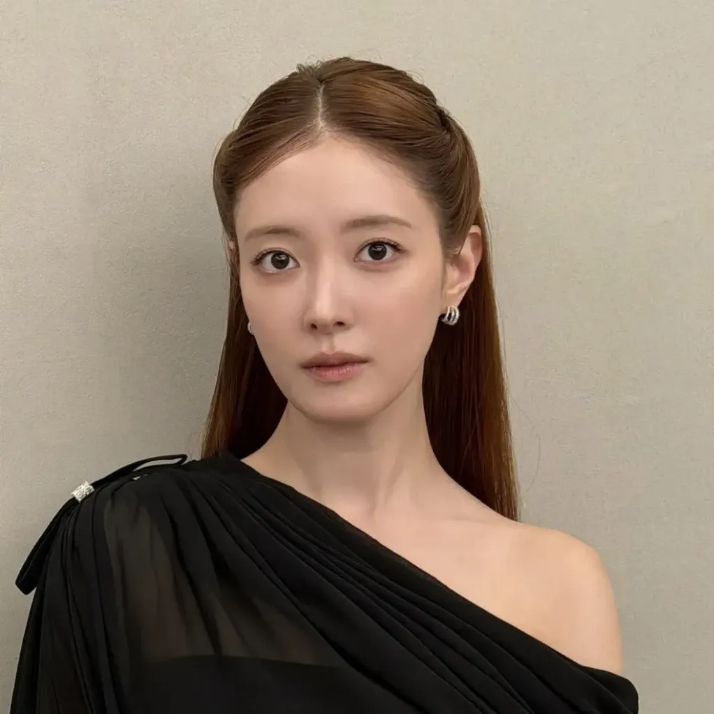 Recent activity shot of Lee Seyoung