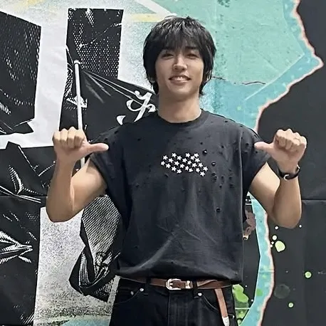Behind-the-scenes cut of Lee Seungyoon