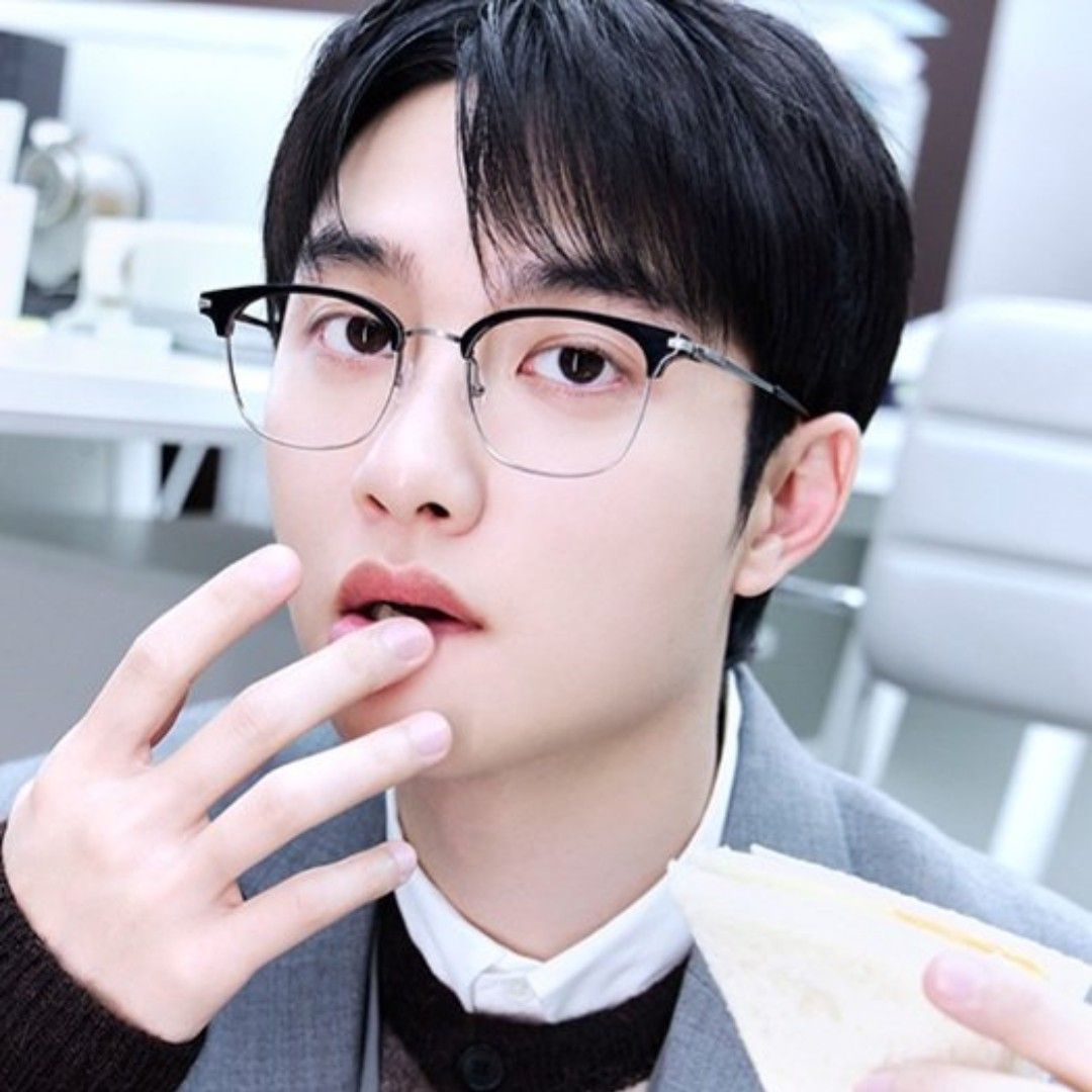 도경수 (디오)의 비하인드 컷