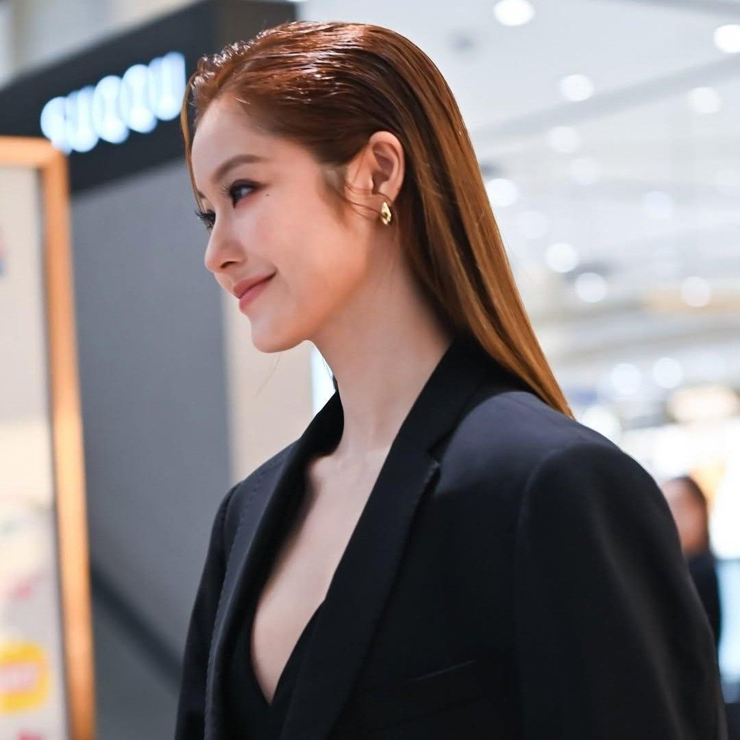 A moment captured by a fan of Namtan Tipnaree Weerawatnodom