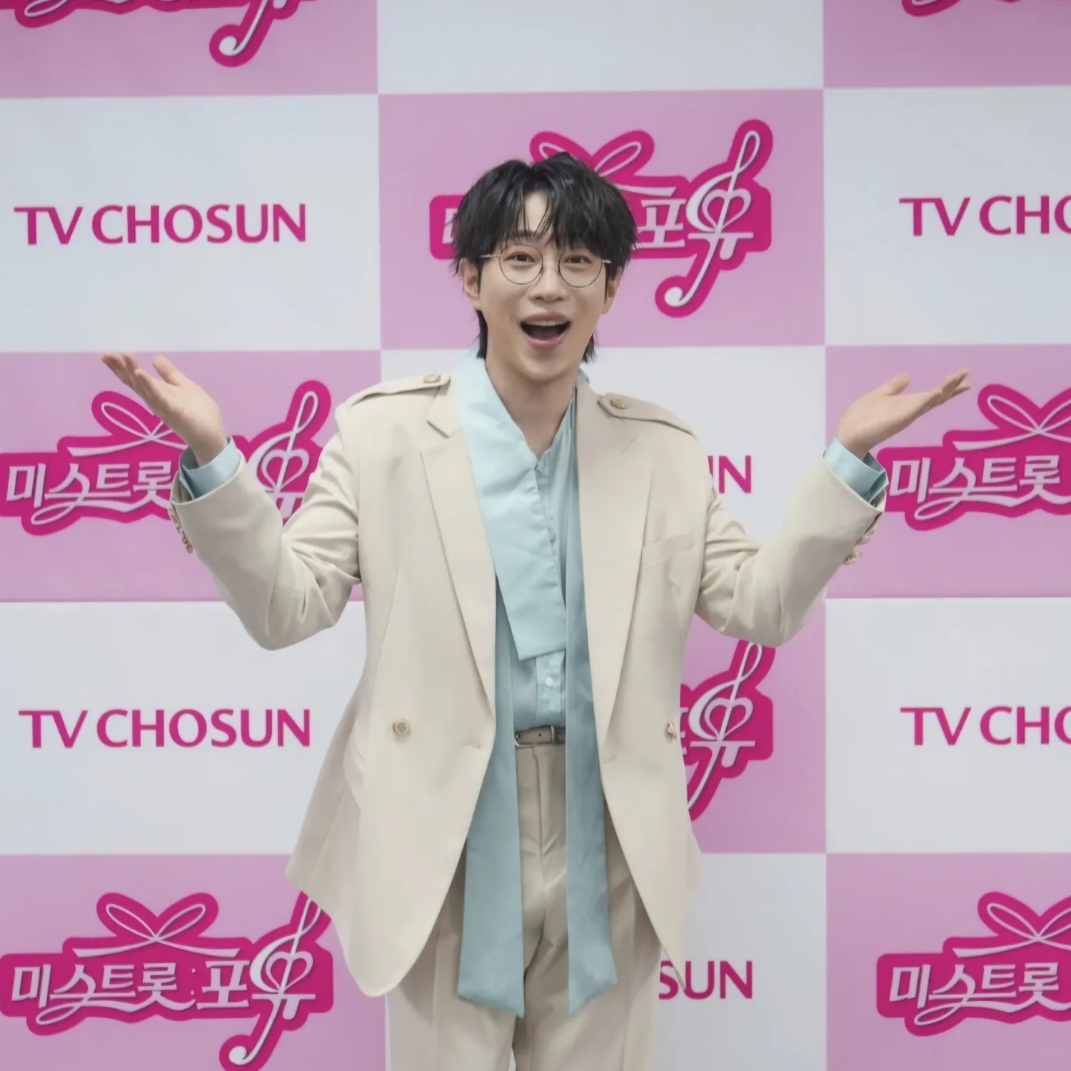 안성훈 최근 활동샷