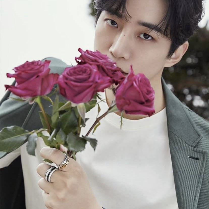 Behind-the-scenes cut of Lee Junho