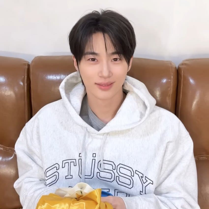 A moment captured by a fan of Byeon Wooseok