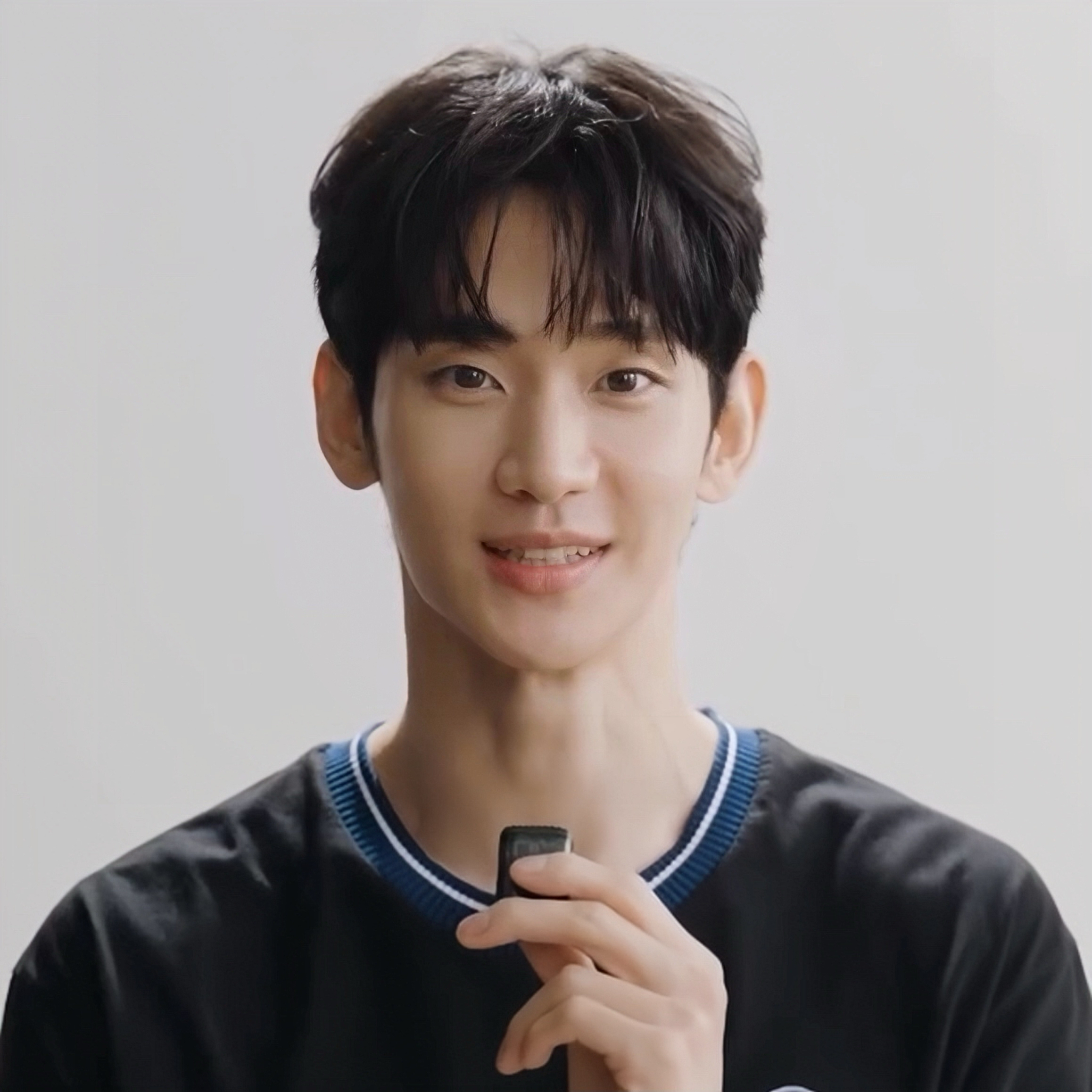 Behind-the-scenes cut of Kim Soohyun
