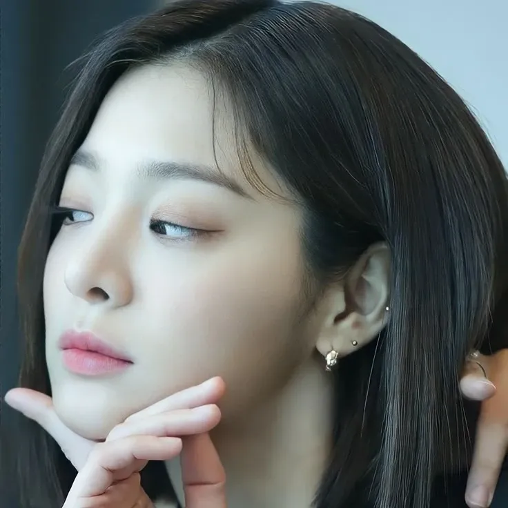 Behind-the-scenes cut of Seol Inah