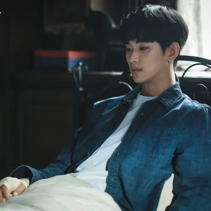 Recent activity shot of Kim Soohyun