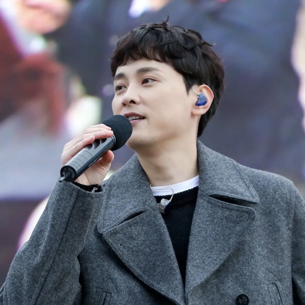 Behind-the-scenes cut of Min Kyunghoon