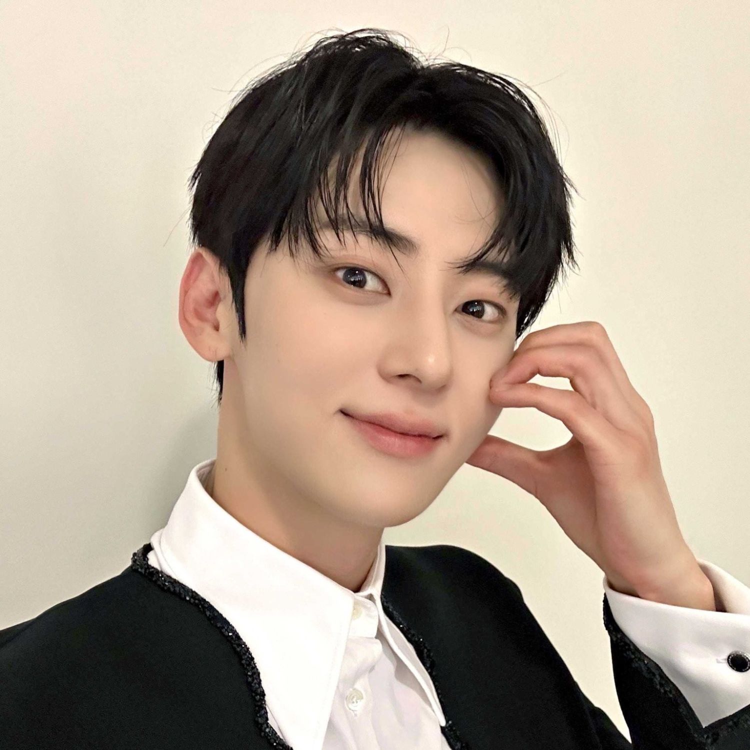 A moment captured by a fan of Hwang Minhyun