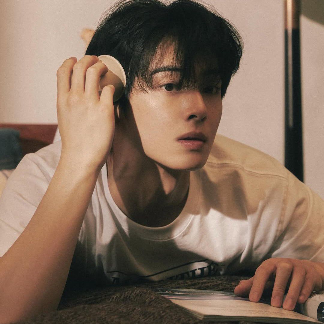 Momen yang diabadikan oleh penggemar Cha Eunwoo