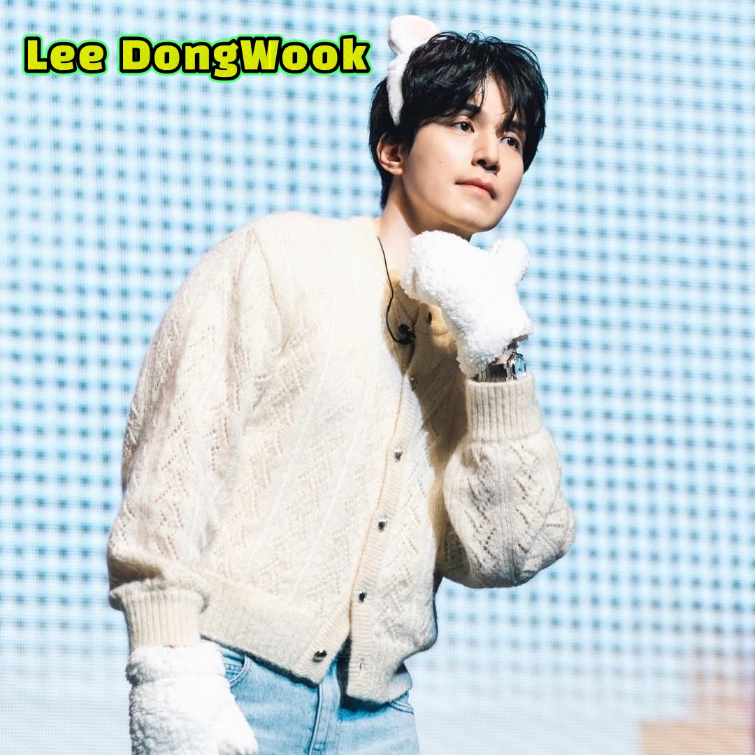 A moment captured by a fan of Lee Dongwook