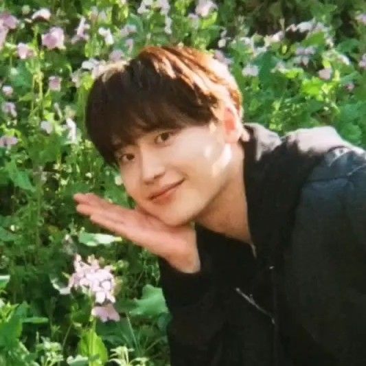 A moment captured by a fan of Lee Jongsuk