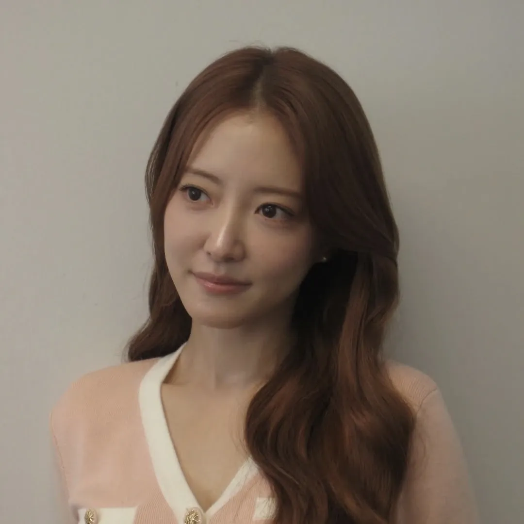 Behind-the-scenes cut of Lee Seyoung
