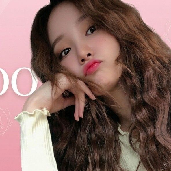 Recent activity shot of Yeonwoo