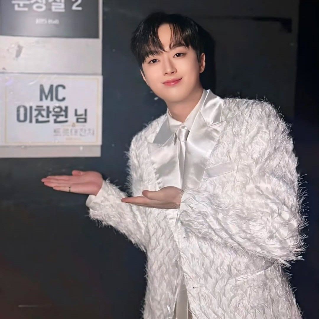 李灿元的最新照片