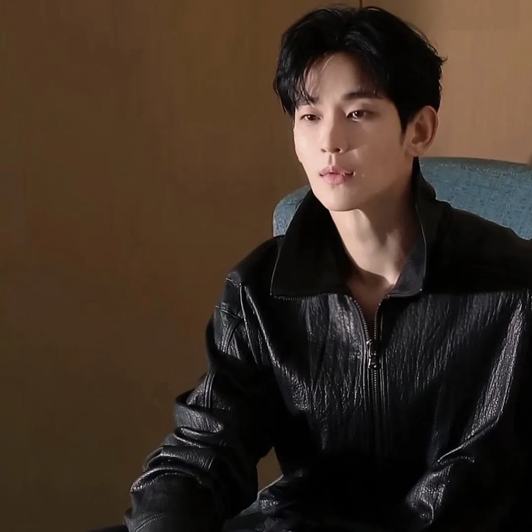 Recent activity shot of Kim Soohyun