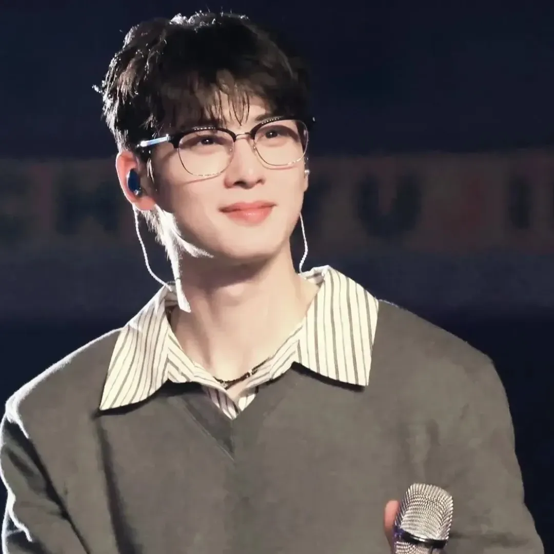 Latest photo of Cha Eunwoo