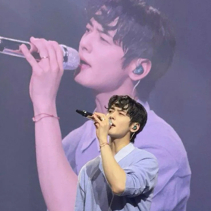 Recent activity shot of Cha Eunwoo