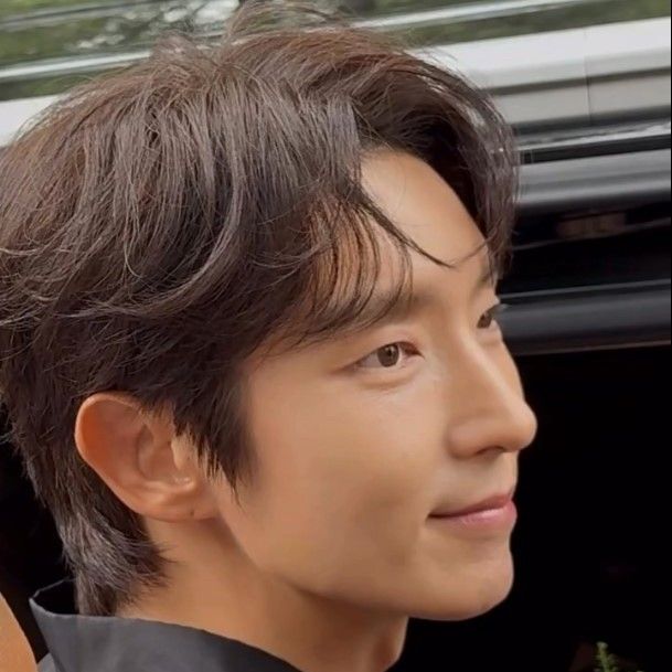 Latest photo of Lee Joongi
